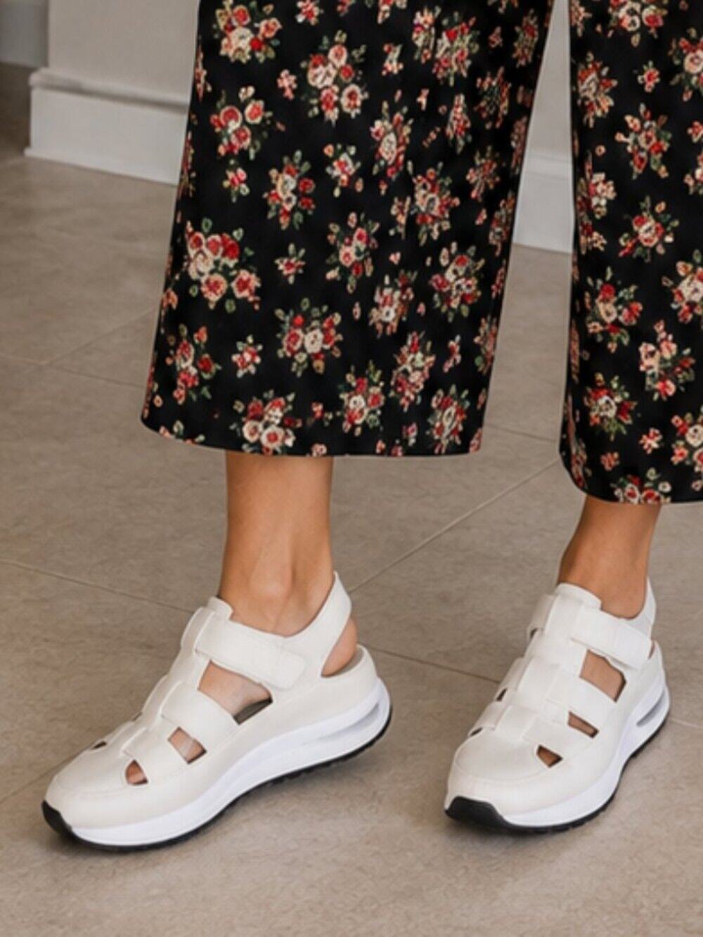 White Chunky Sport Sandals Velcro Straps EU 40 US 9 Platform Style